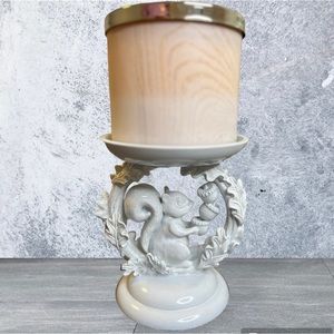 B&BW Squirrel and Leaves Ring 3 Wick Candle Pedestal. NEW